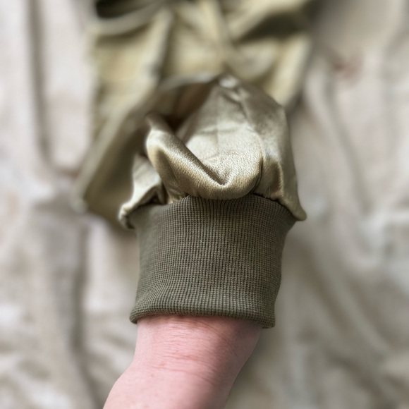 New! Gorgeous Green Pant 4 pockets Sz S cargo jogger with elasticized waist - Picture 12 of 13